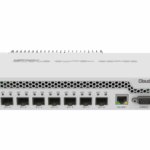 ოპტიკური როუტერი/სვიჩი 8 SFP+ პორტებით